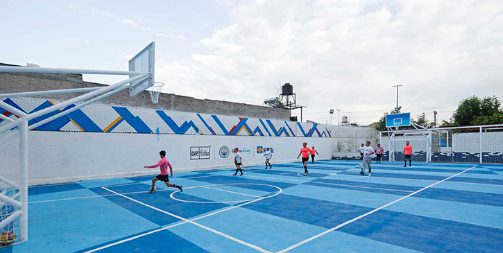 When the Sports Field becomes a Citizen Meeting Center